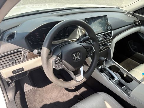 Used 2018 Honda Accord EX image 34