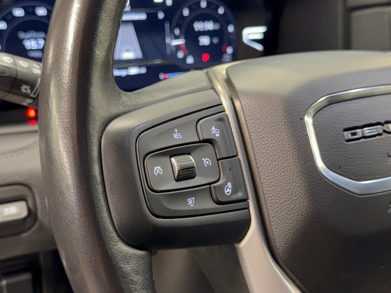 Used 2022 GMC Yukon XL Denali w/ Max Trailering Package RWD image 18
