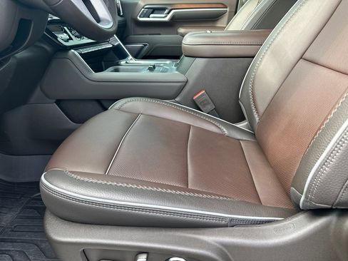 Used 2025 GMC Sierra 2500 Denali w/ Denali Reserve Package image 10