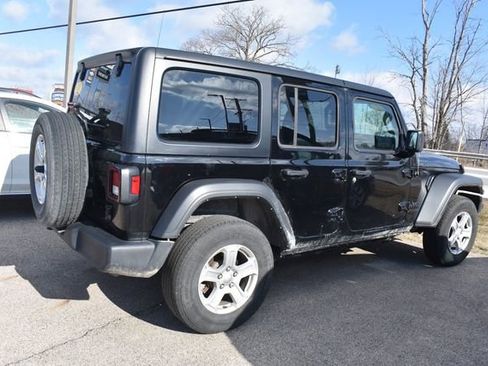 Used 2022 Jeep Wrangler Unlimited Sport image 2