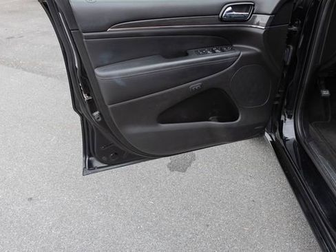 Used 2019 Jeep Grand Cherokee Overland image 14