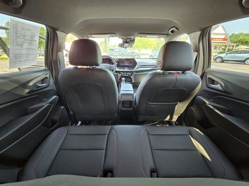 Used 2025 Chevrolet Trax RS w/ Driver Confidence Package image 28