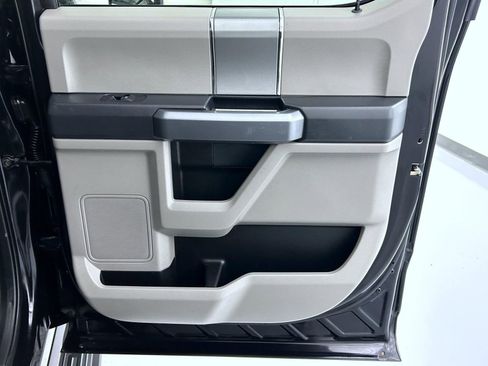 Used 2022 Ford F250 XLT w/ Black Appearance Package image 17