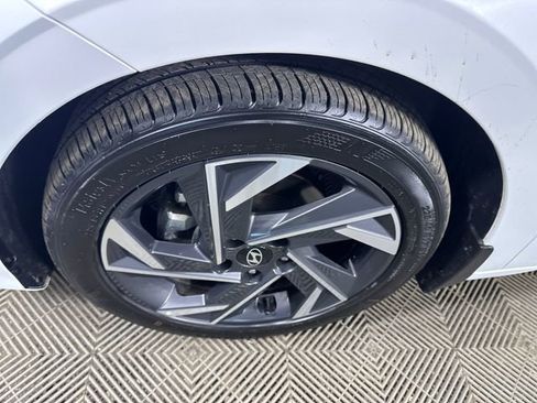 Used 2025 Hyundai Elantra Sport image 10
