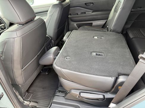 Used 2026 Nissan Pathfinder Rock Creek AWD/4WD image 16