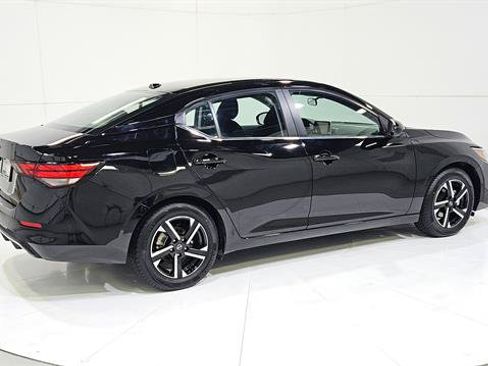 Certified 2025 Nissan Sentra SV FWD image 8