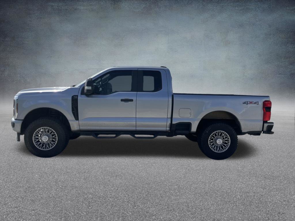 Used 2024 Ford F250 XL w/ STX Appearance Package AWD/4WD image 2