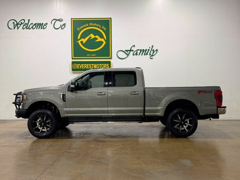 Used 2020 Ford F350 Lariat w/ Lariat Value Package AWD/4WD image 5