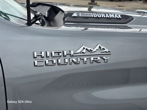 Used 2024 Chevrolet Silverado 2500 High Country w/ Technology Package AWD/4WD image 14
