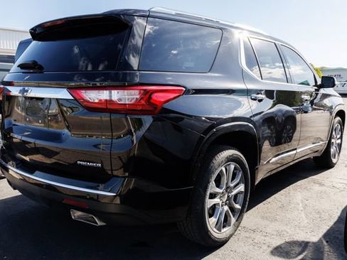 Used 2019 Chevrolet Traverse Premier w/ Driver Confidence II Package FWD image 2
