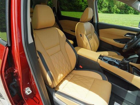 Used 2023 Nissan Rogue Platinum w/ Platinum Premium Package AWD/4WD image 30