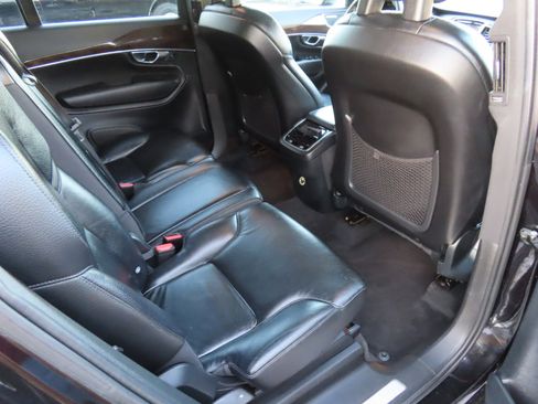 Used 2016 Volvo XC90 T6 Momentum w/ Momentum Plus Package image 16