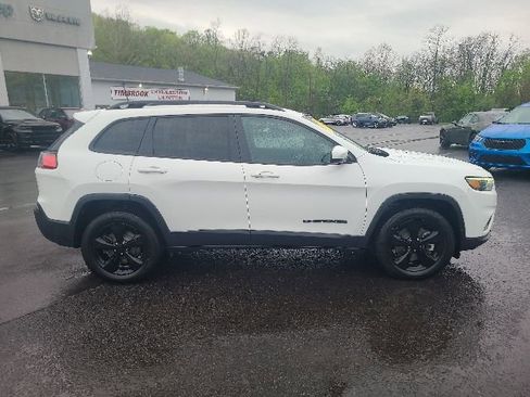 Used 2021 Jeep Cherokee Latitude Plus AWD/4WD image 6