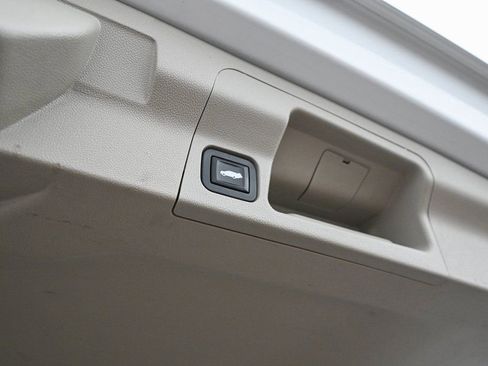 Used 2017 GMC Acadia Denali w/ Technology Package image 18