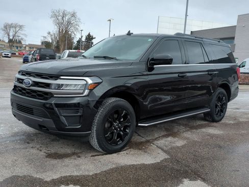 Used 2023 Ford Expedition Max XLT image 4