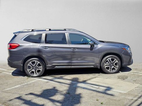 Used 2023 Subaru Ascent Touring AWD/4WD image 2
