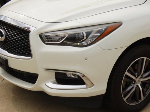 Used 2019 INFINITI QX60 Luxe w/ Essential Package image 3