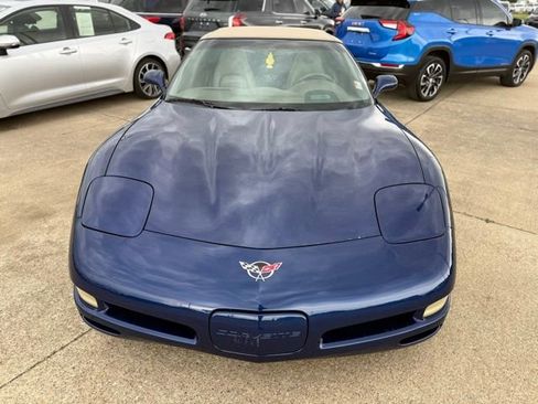 Used 2004 Chevrolet Corvette Convertible w/ Preferred Equipment Group RWD image 2