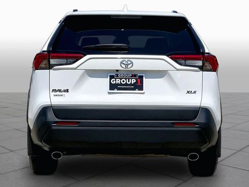 Used 2024 Toyota RAV4 XLE w/ Convenience Package FWD image 5