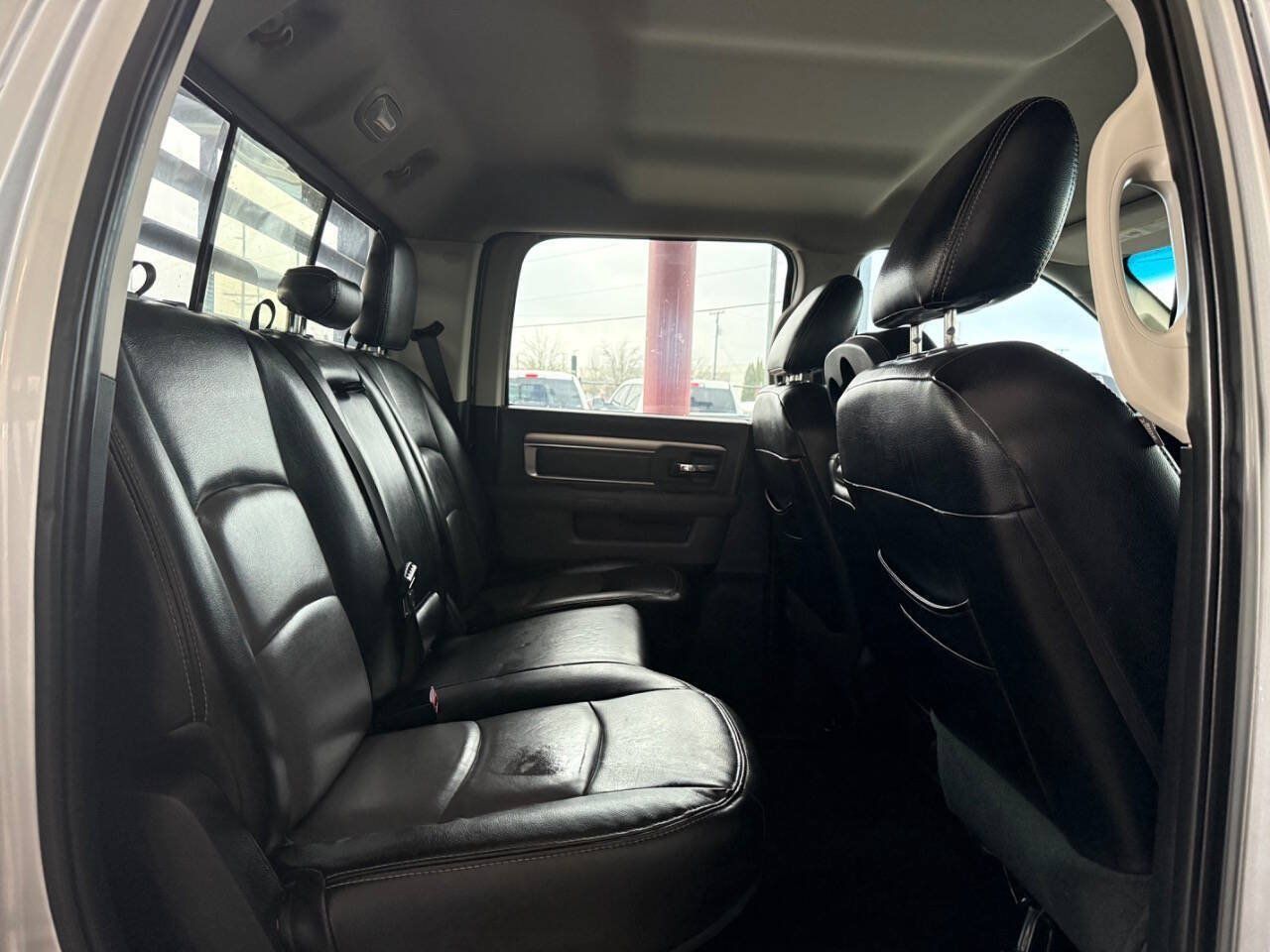 Used 2014 RAM 3500 SLT w/ Cold Weather Group AWD/4WD image 9
