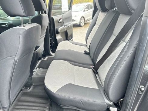 Used 2023 Toyota Tacoma TRD Off-Road image 14