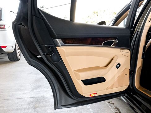 Used 2015 Porsche Panamera S w/ Premium Package Plus image 41