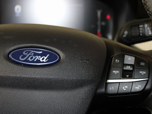 Certified 2025 Ford Maverick XLT w/ XLT Luxury Package image 17