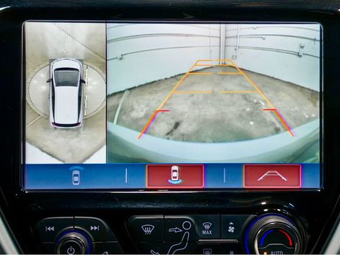 Used 2019 Chevrolet Bolt Premier w/ Infotainment Package image 15