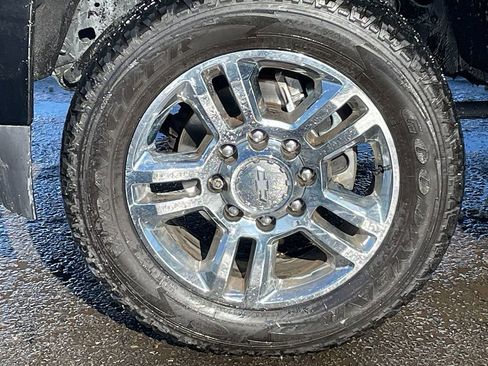 Used 2019 Chevrolet Silverado 2500 High Country w/ Duramax Plus Package image 8