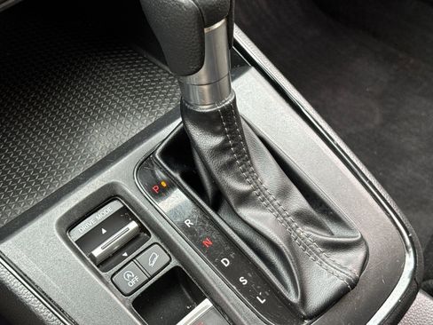 Used 2024 Honda CR-V LX image 18