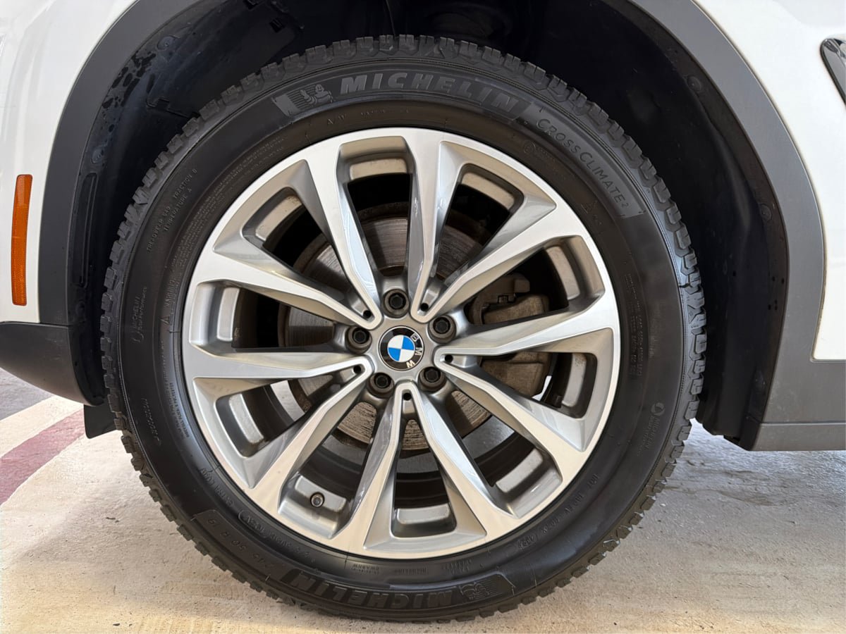 Used 2019 BMW X4 xDrive30i w/ Driving Assistance Package AWD/4WD image 13