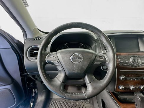 Used 2020 Nissan Pathfinder Platinum AWD/4WD image 11