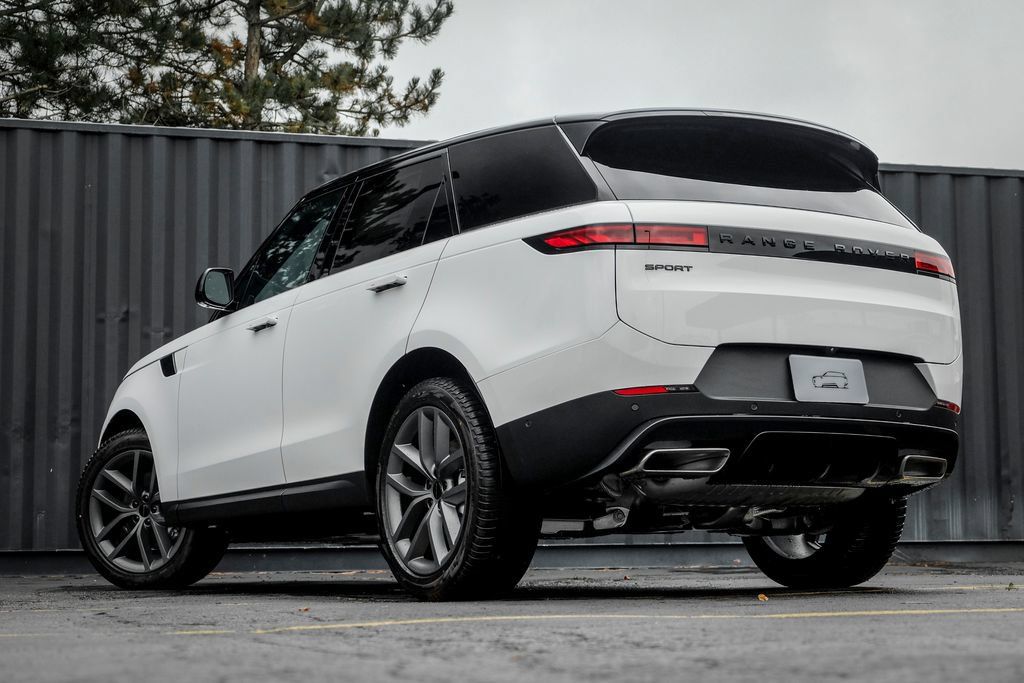 New 2027 Land Rover Range Rover Sport SE AWD/4WD image 2