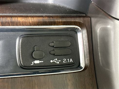 Used 2020 Subaru Ascent Touring image 33