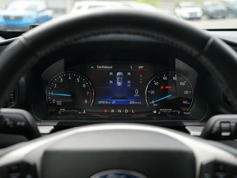 Used 2023 Ford Explorer XLT AWD/4WD image 12