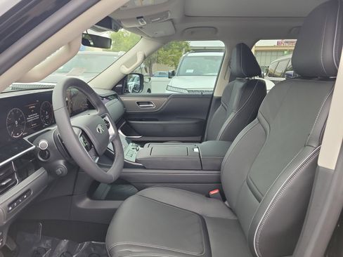 New 2026 INFINITI QX80 Luxe image 18