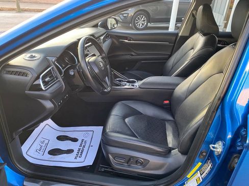 Used 2018 Toyota Camry XSE image 13