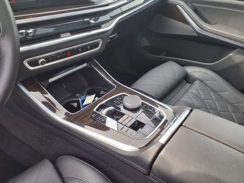 Used 2024 BMW X5 xDrive50e image 7