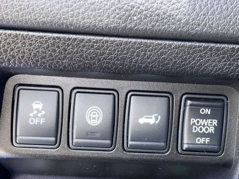 Used 2017 Nissan Rogue SL w/ SL Premium Package AWD/4WD image 16