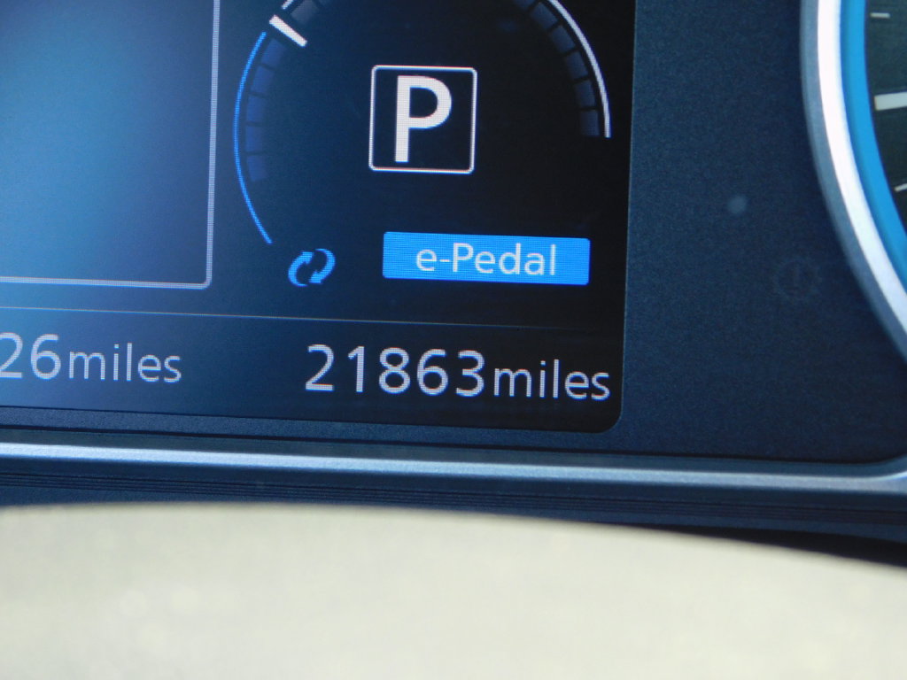 Used 2022 Nissan Leaf S FWD image 26