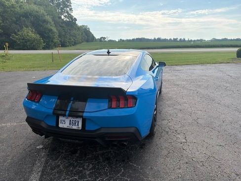 Used 2025 Ford Mustang GT RWD image 12