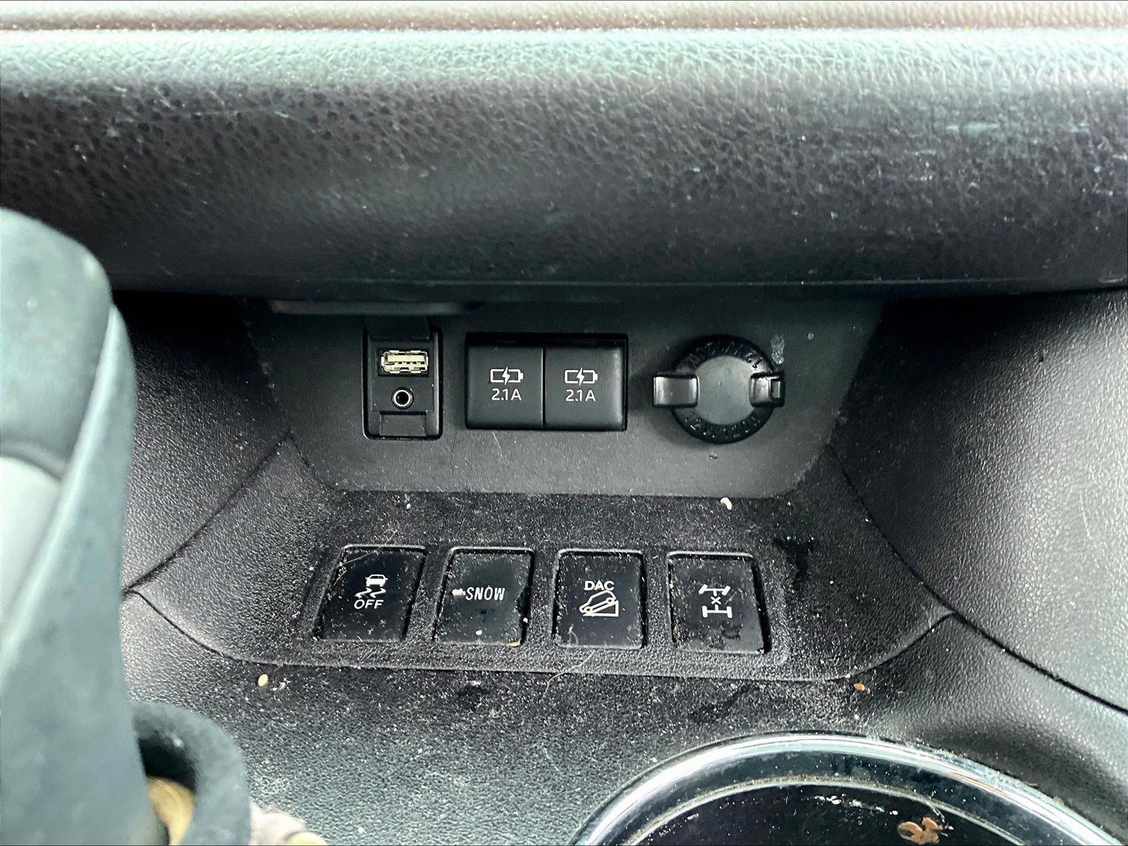 Used 2018 Toyota Highlander XLE AWD/4WD image 16