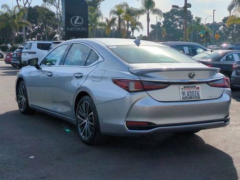 Used 2024 Lexus ES 300h w/ Premium Package image 8