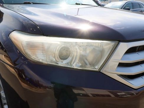 Used 2013 Toyota Highlander Limited image 11