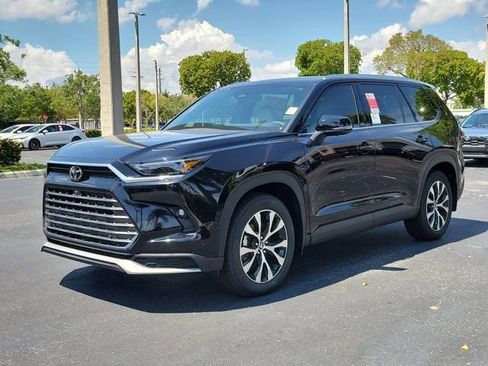 New 2026 Toyota Grand Highlander AWD Hybrid image 2