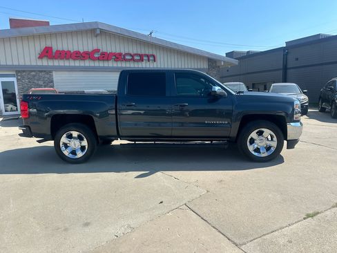 Used 2018 Chevrolet Silverado 1500 LT w/ LT Eassist Package image 2