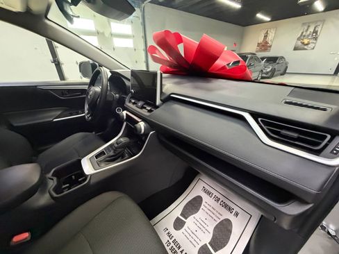 Used 2025 Toyota RAV4 LE image 31