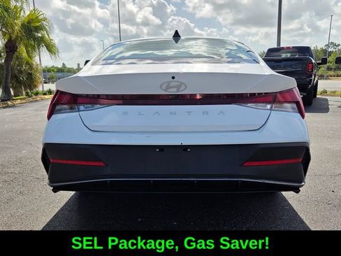 Used 2024 Hyundai Elantra SEL FWD image 6
