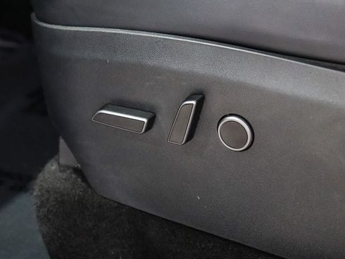 Used 2023 Tesla Model Y 2WD image 21