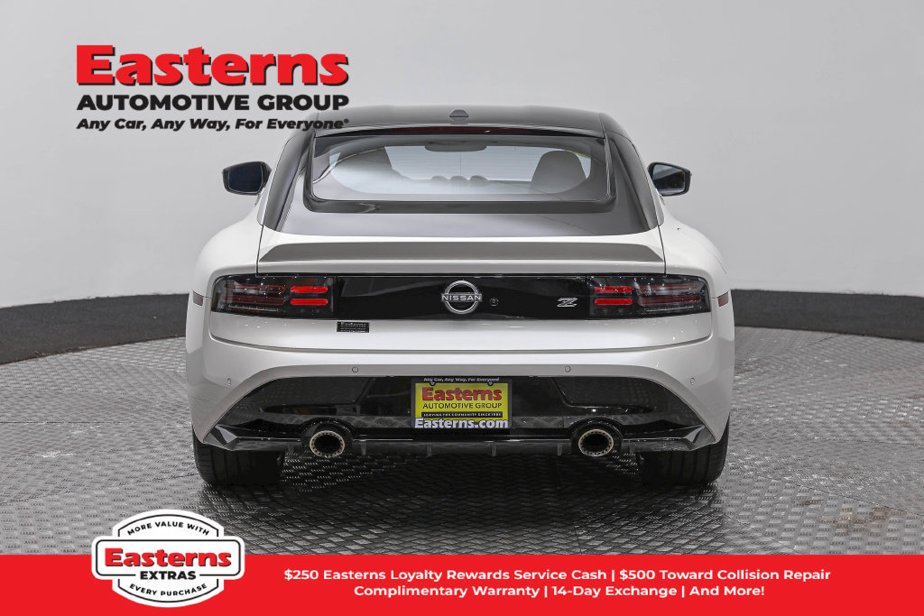 Used 2025 Nissan Z Performance w/ Floor Mat Package RWD image 7